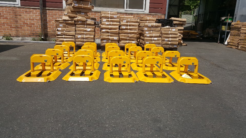 folding-parking-barrier-distributor-civil-construction-project